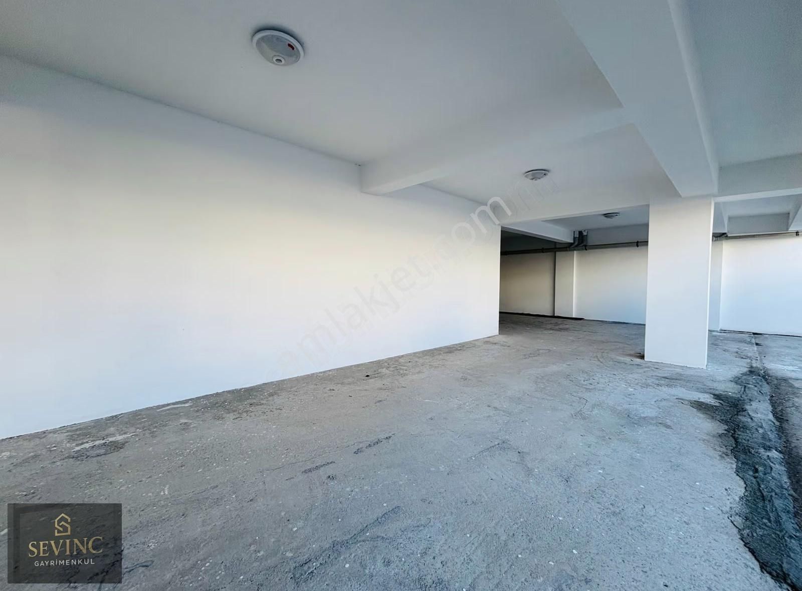 Sevinç'ten Otoparklı Ara Kat Ön Cephe 2+0 Kiralık 'sıfır' Daire - Görsel 16