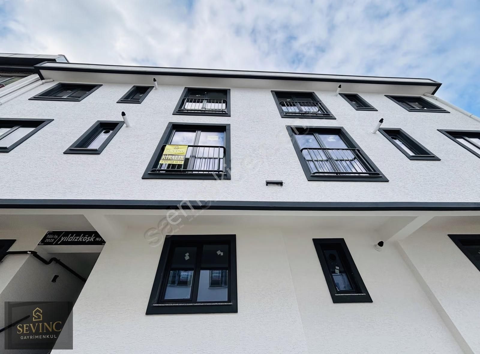 Sevinç'ten Otoparklı Ara Kat Ön Cephe 2+0 Kiralık 'sıfır' Daire - Görsel 3