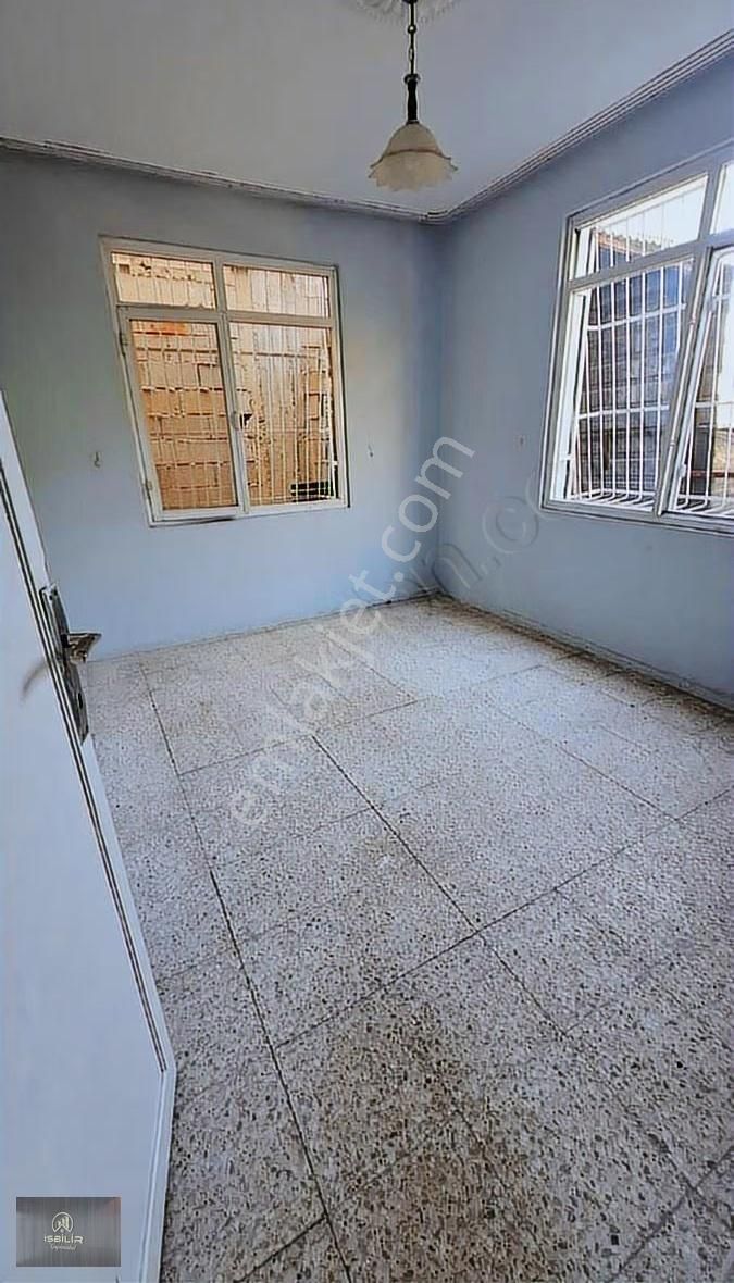 Demetevler Mh. 2 Buçuk Katlı Satılık Mustakil Ev - Görsel 2