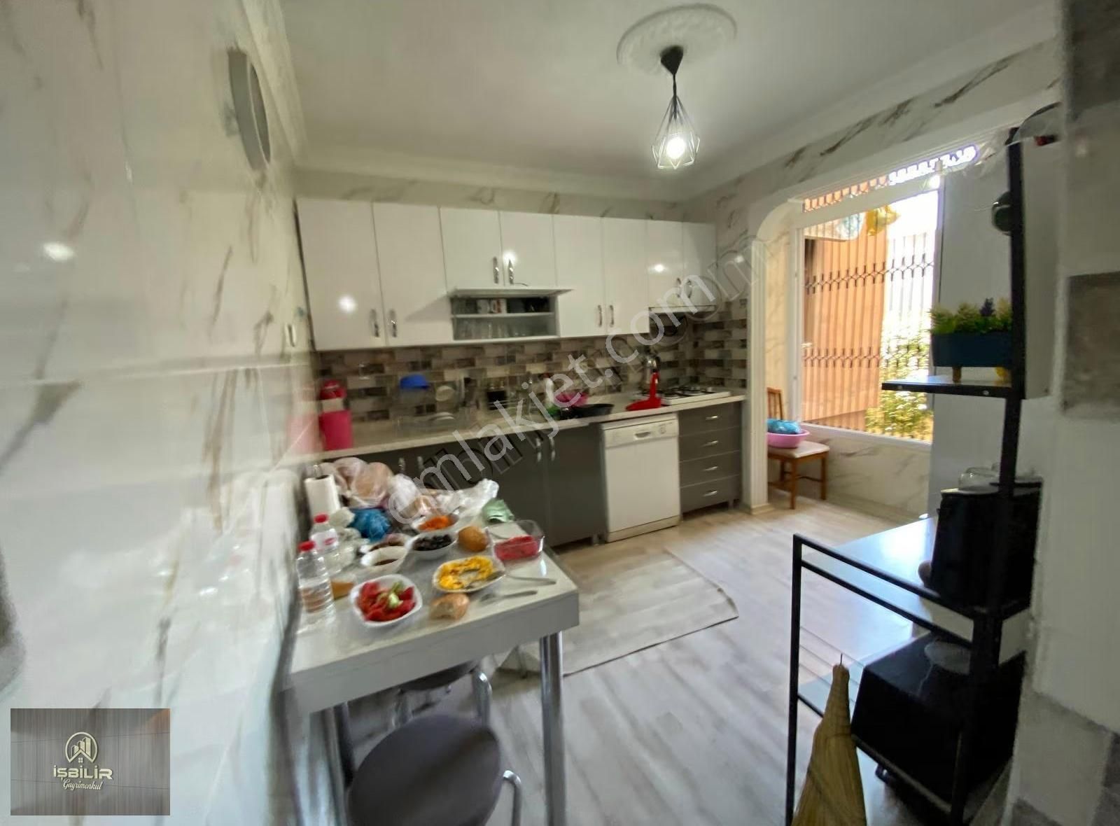 Fevzipaşa Mh Vefa Cd 4 Katlı 148m2 Her Kat 3+1 Mustakil Ev - Görsel 7