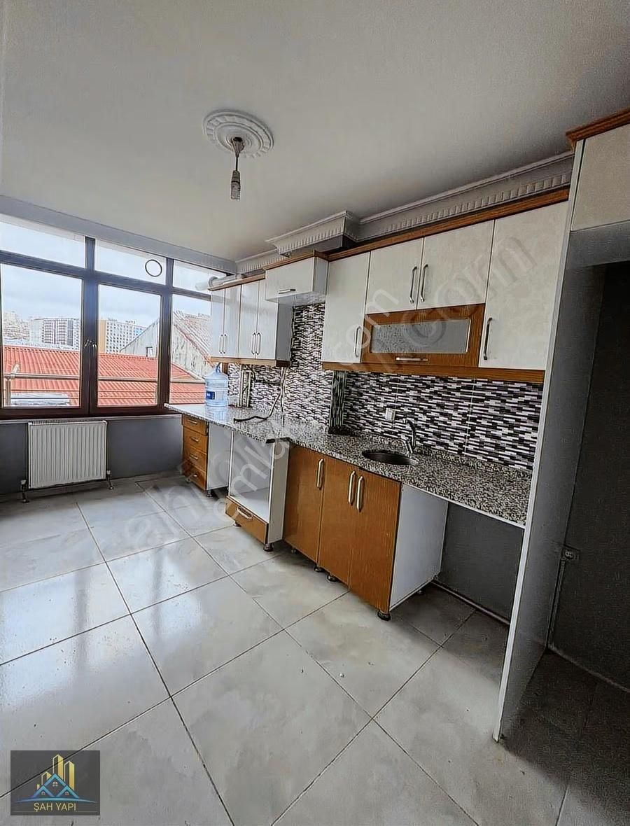 Yeşilkent Mahallesinde Ebeveyn Banyolu Geniş Daire - Görsel 4