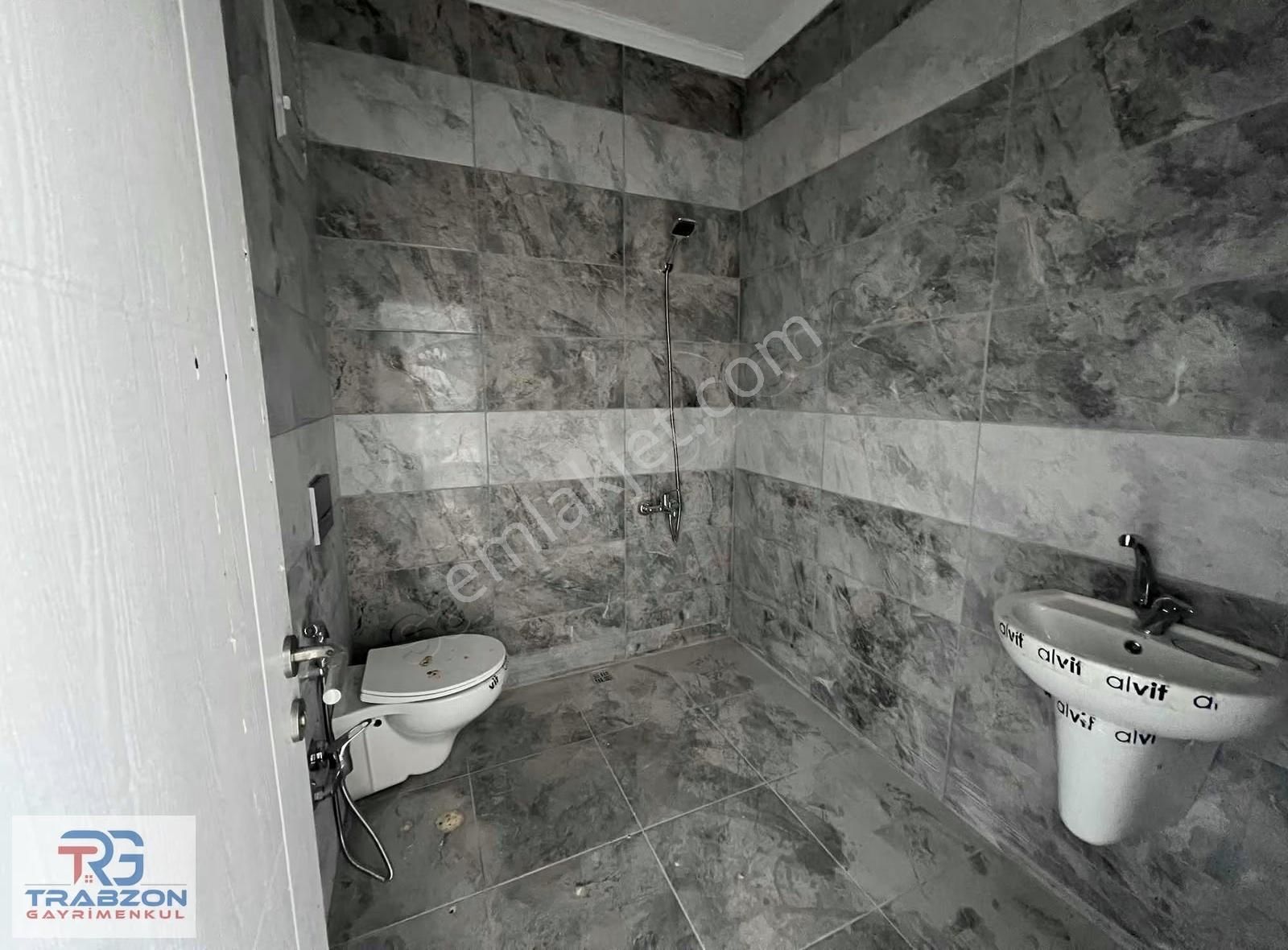 Yomra'da Satılık 3+1 Deniz Manzaralı Fırsat Daire - Görsel 19