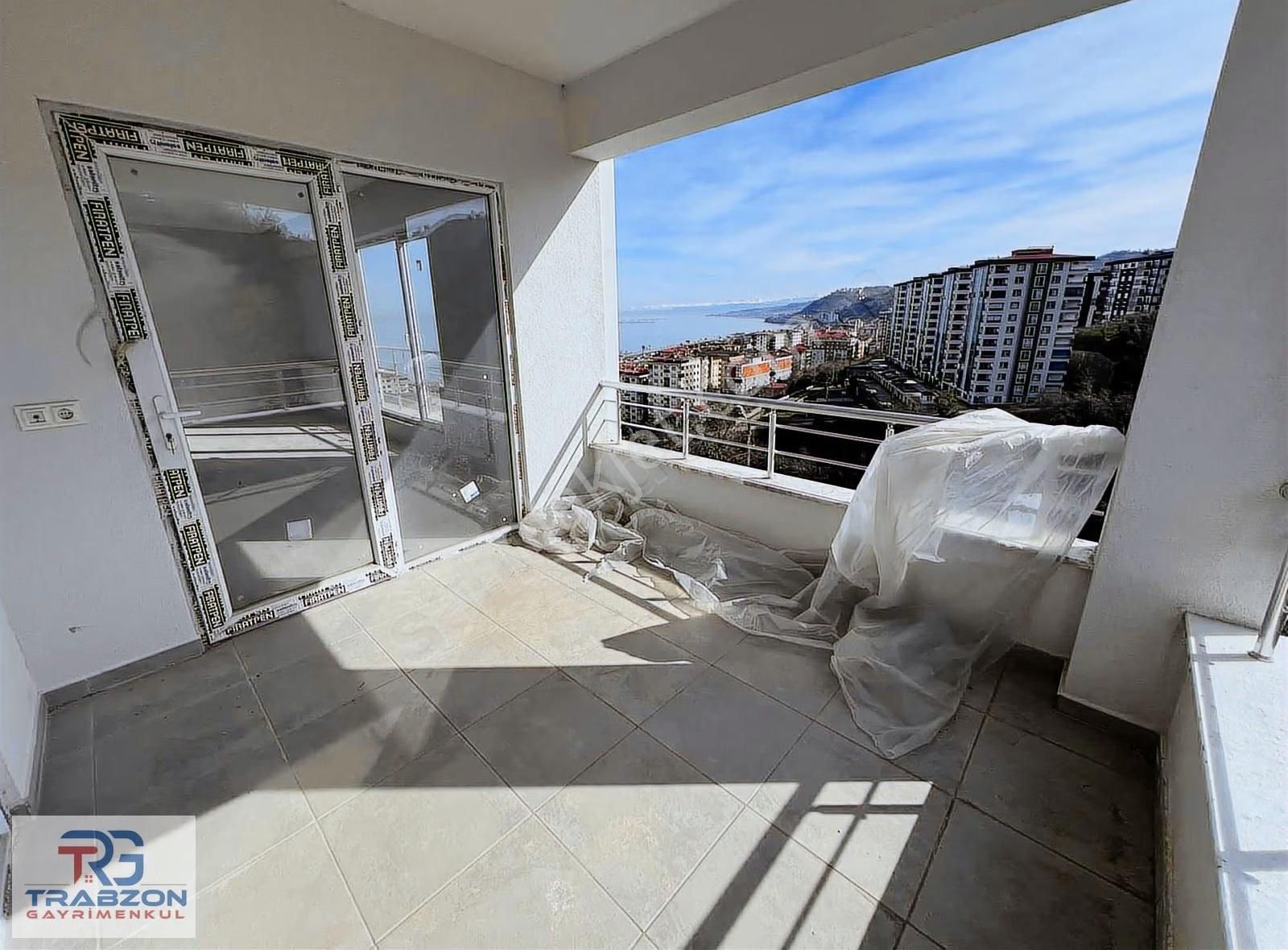 Yomra'da Satılık 3+1 Deniz Manzaralı Fırsat Daire - Görsel 27