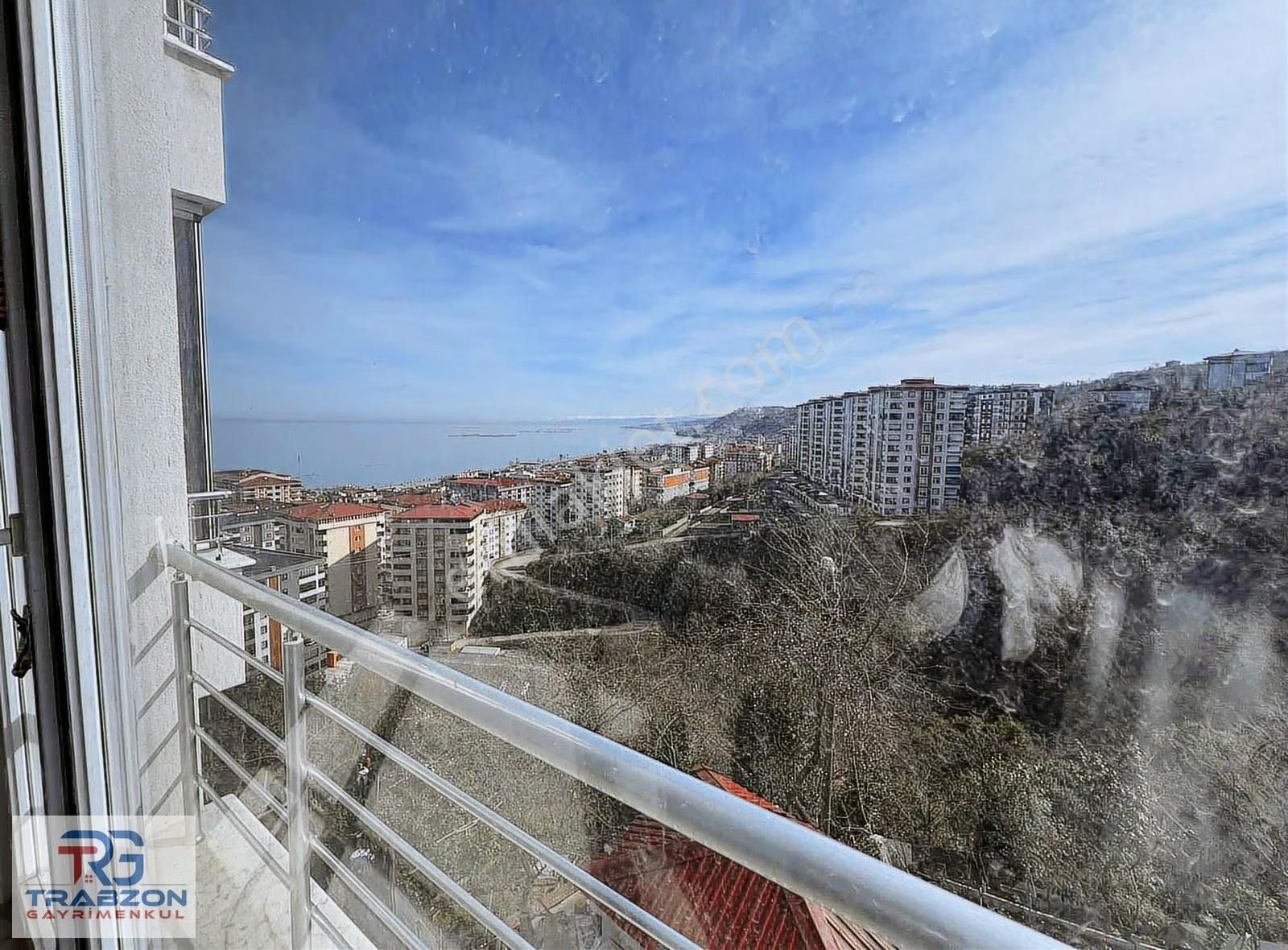 Yomra'da Satılık 3+1 Deniz Manzaralı Fırsat Daire - Görsel 12