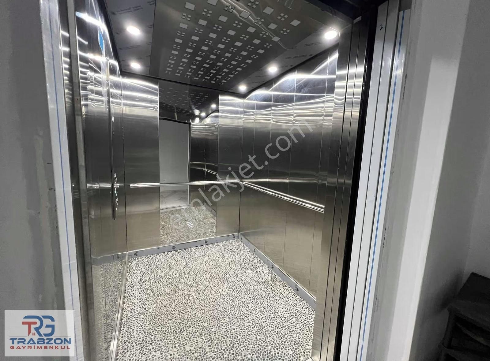 Yomra'da Satılık 3+1 Deniz Manzaralı Fırsat Daire - Görsel 15