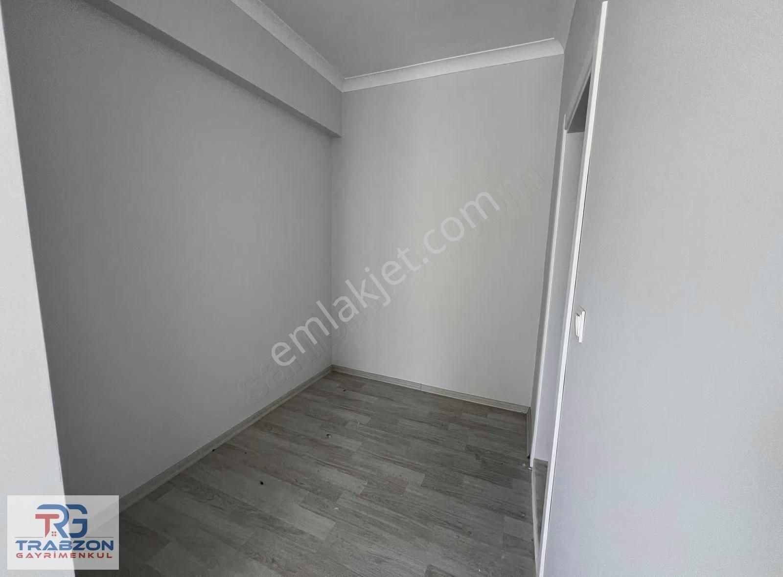 Yomra'da Satılık 3+1 Deniz Manzaralı Fırsat Daire - Görsel 30