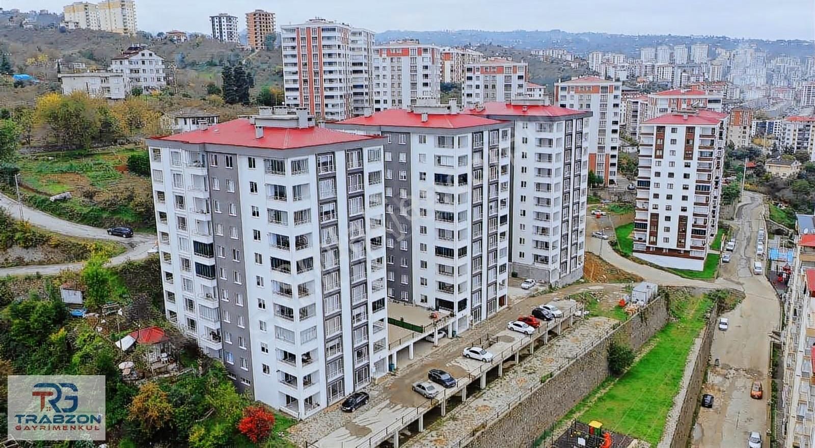 Yomra'da Satılık 3+1 Deniz Manzaralı Fırsat Daire