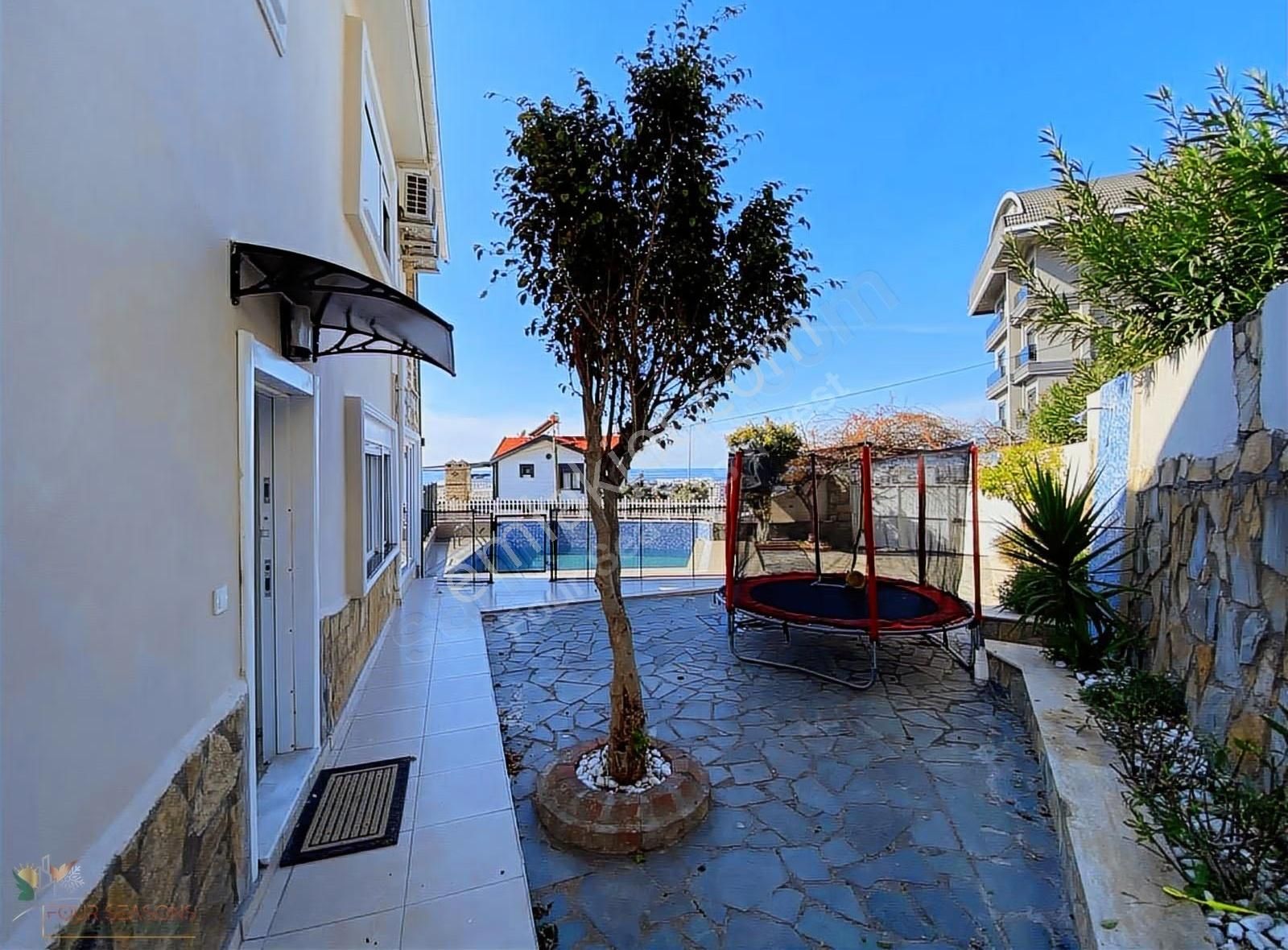 Kargıcak'ta Denize Yakın Yeni Eşyalı Müstakil Havuzlu 3+1 Villa - Görsel 25