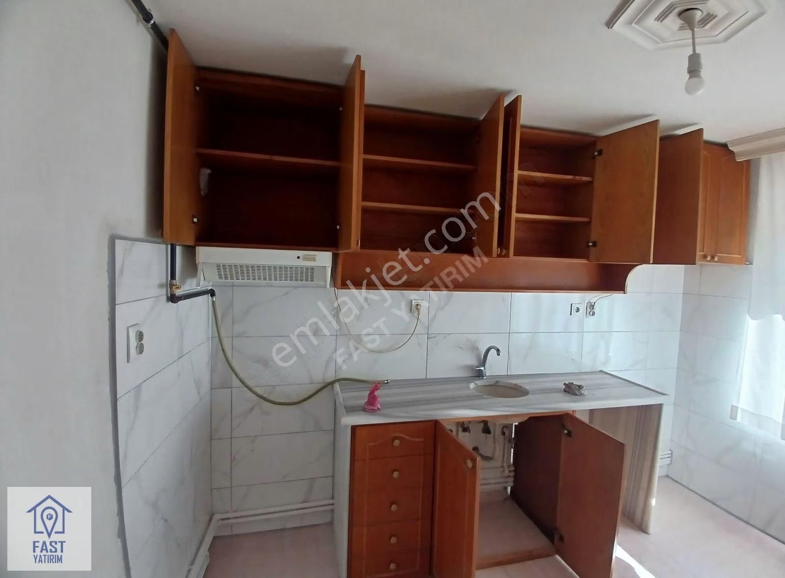 Bağlarbaşı Mahallesinde Kiralık Aileye Uygun 2+1 Daire - Görsel 3
