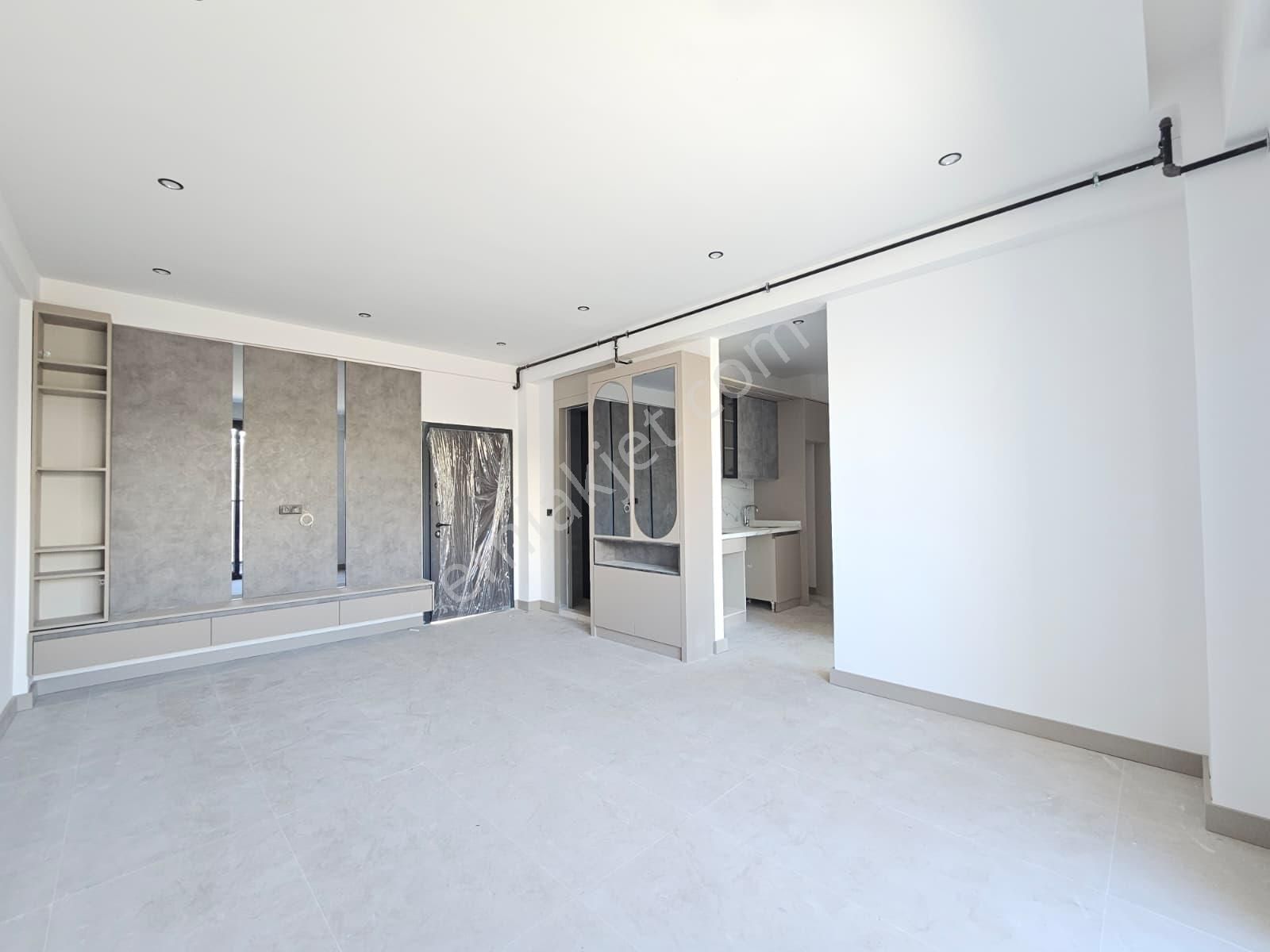 Denizli Bereketler Mahallesinde Önü Açık Lüks Satılık 1.5+1 Apartlar