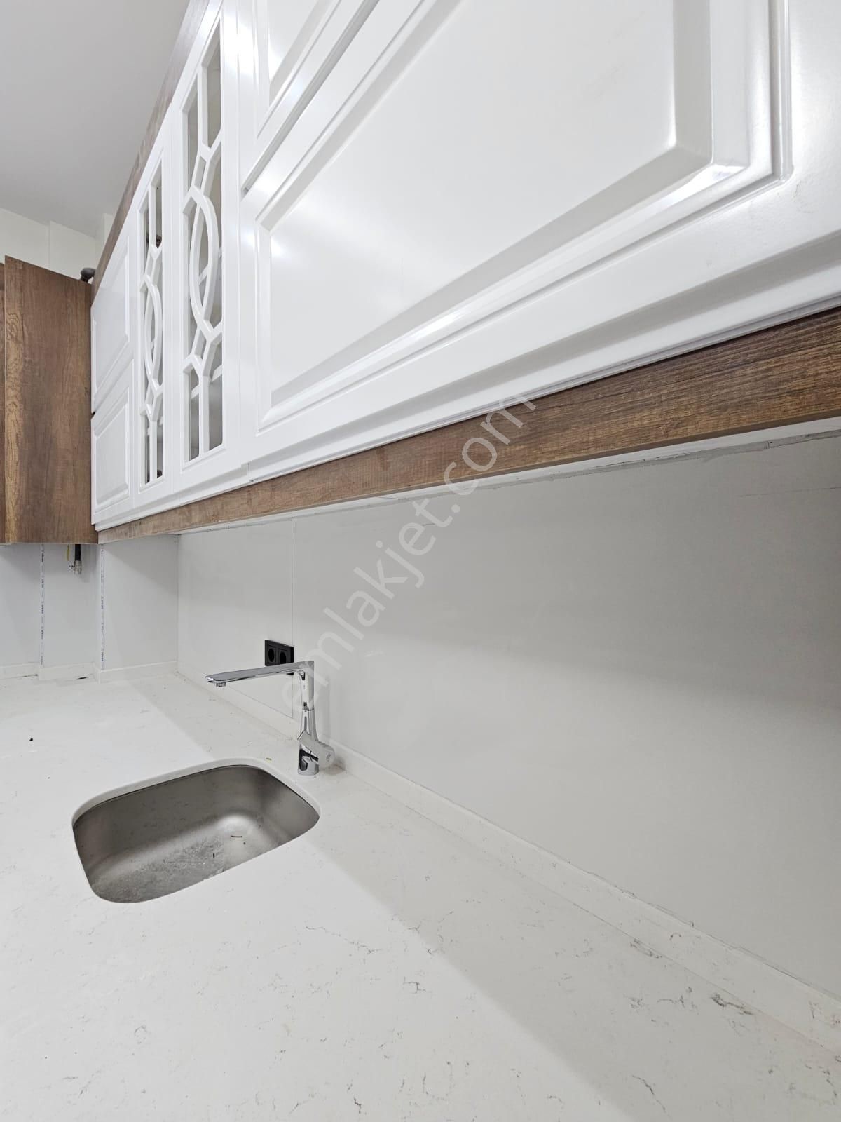 Denizli Naz Bayrak Mevki Sıfır 3+1 Ebeveyn Banyolu Ara Kat Lüks İşçilikte Kiralık Daire - Görsel 11