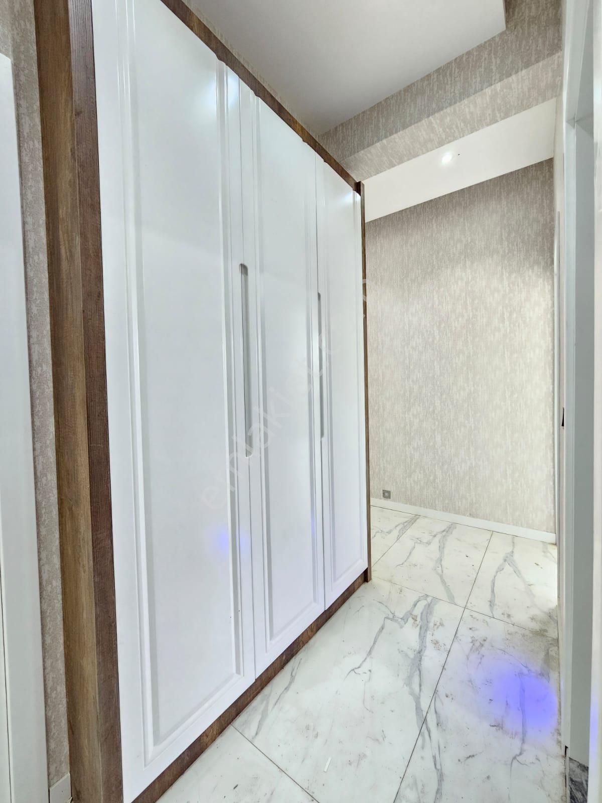 Denizli Naz Bayrak Mevki Sıfır 3+1 Ebeveyn Banyolu Ara Kat Lüks İşçilikte Kiralık Daire - Görsel 23