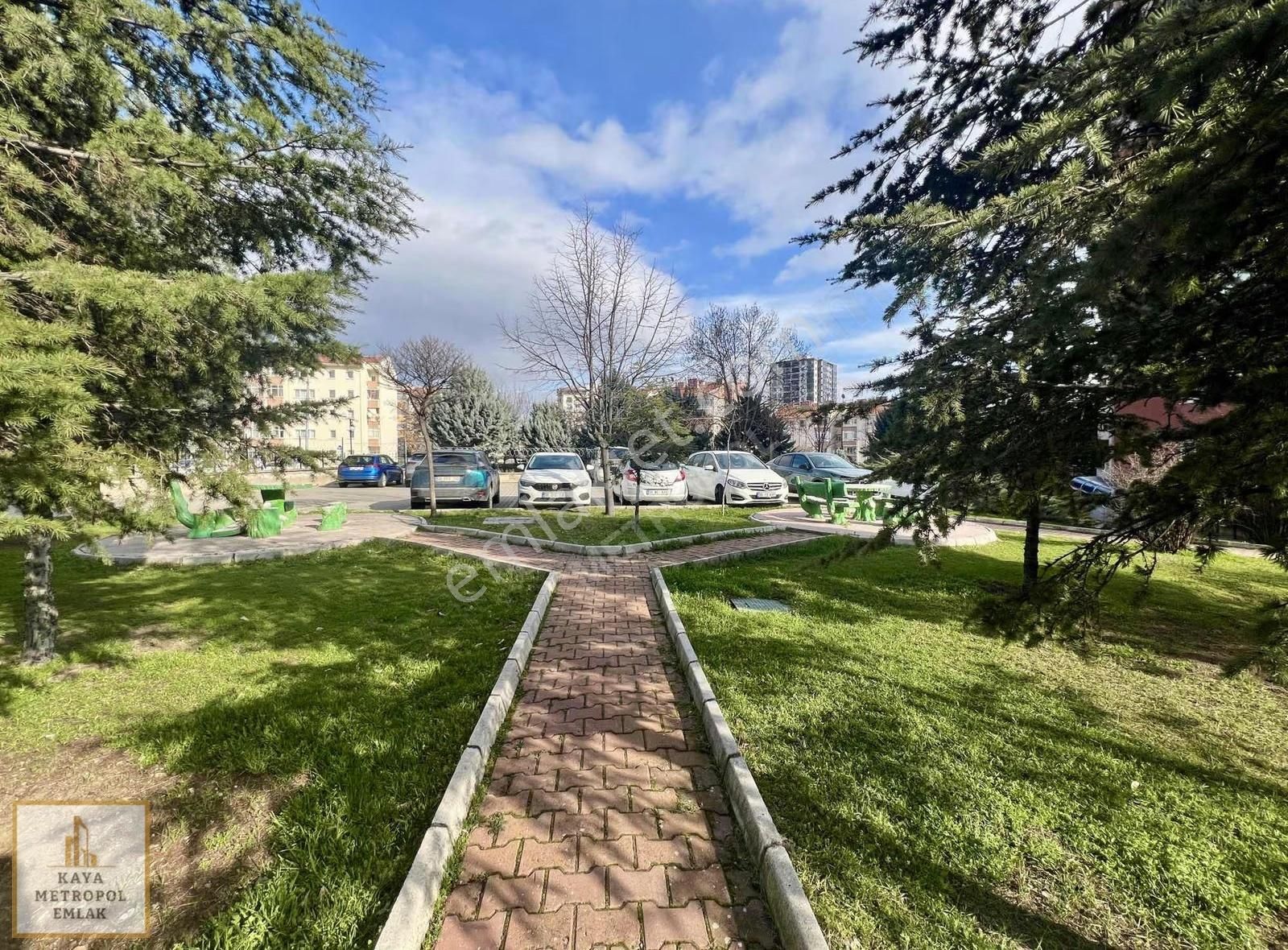 Eryaman Devlet Mah. Metromall Avm Yakını Katta 110m2 3+1 Daire - Görsel 27