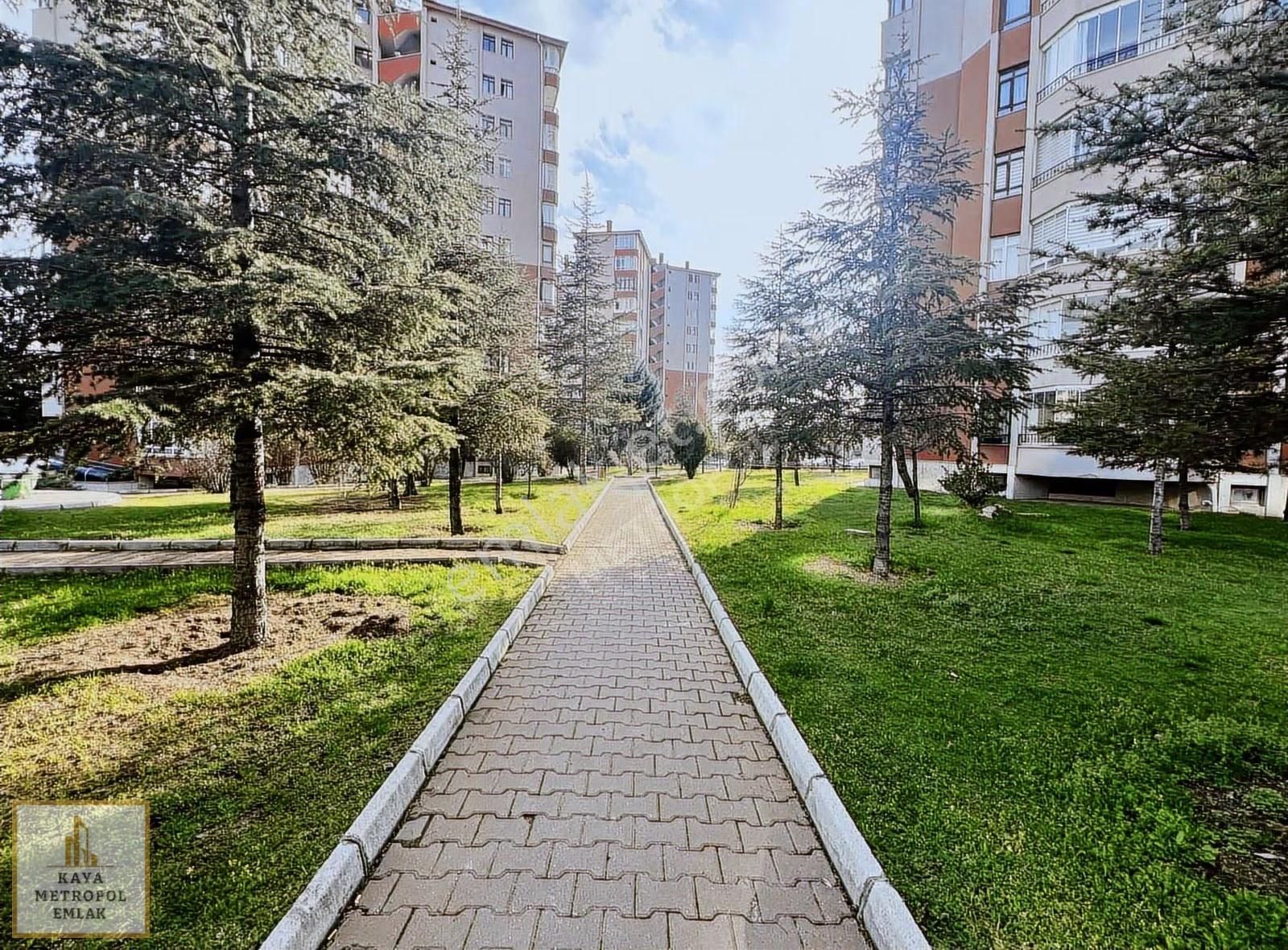 Eryaman Devlet Mah. Metromall Avm Yakını Katta 110m2 3+1 Daire - Görsel 9