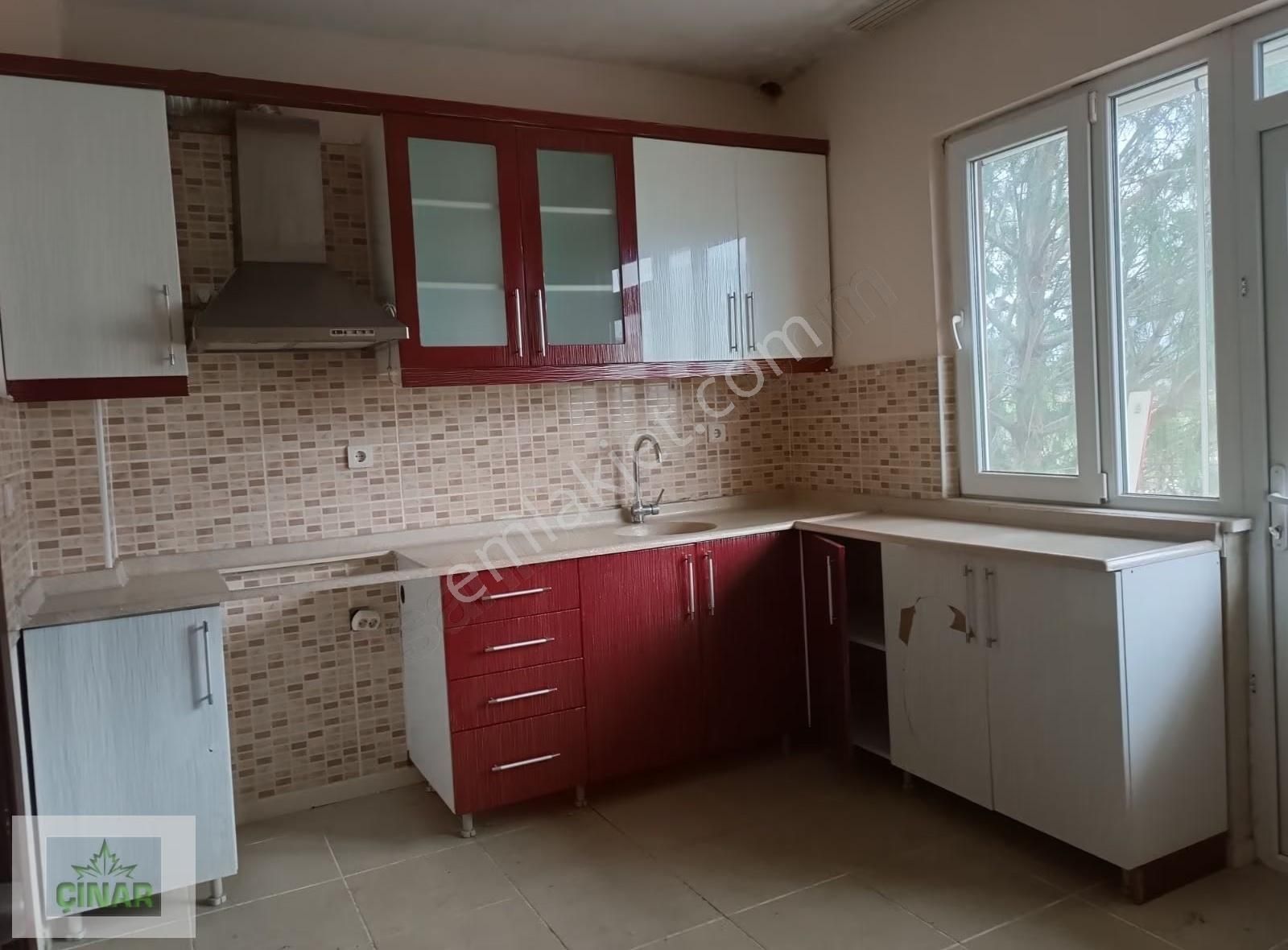 Döşemealtı Yeniköy Mahallesi Kiralık Geniş 2+1yüksek Giriş Daire
