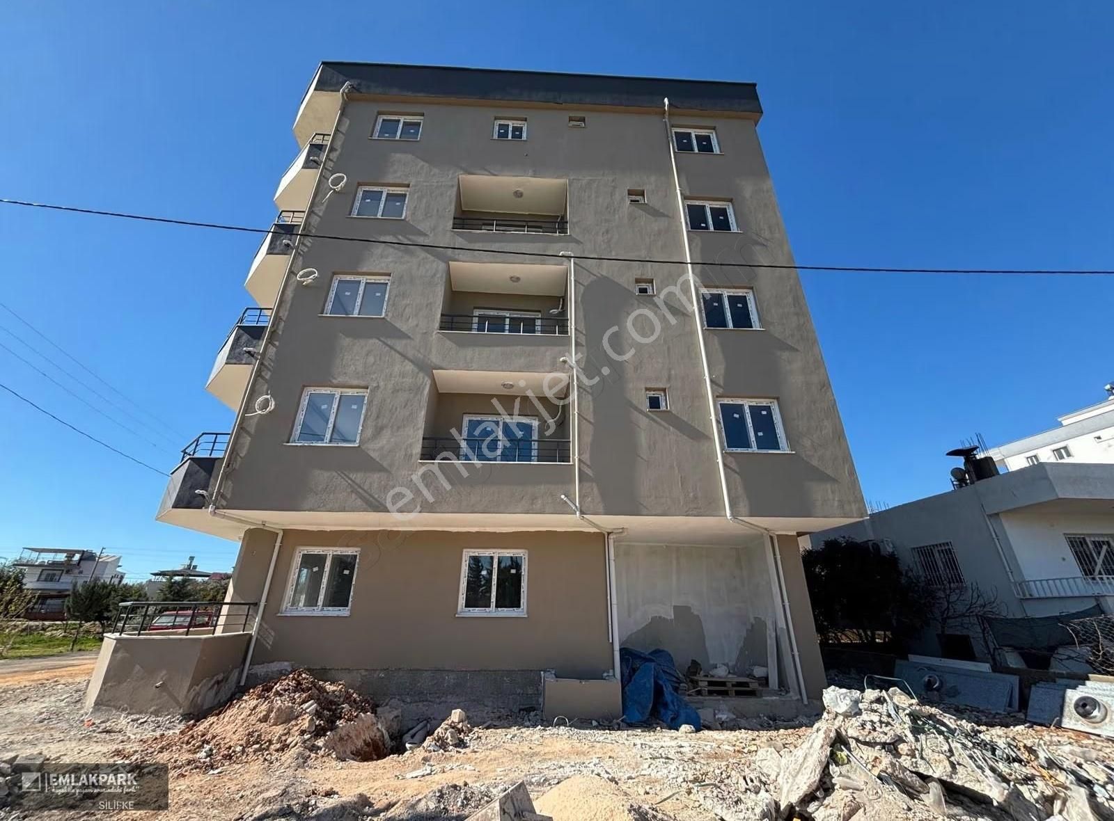 Emlakparkdan Ulugözde Satılık Sıfır 2+1 Daire