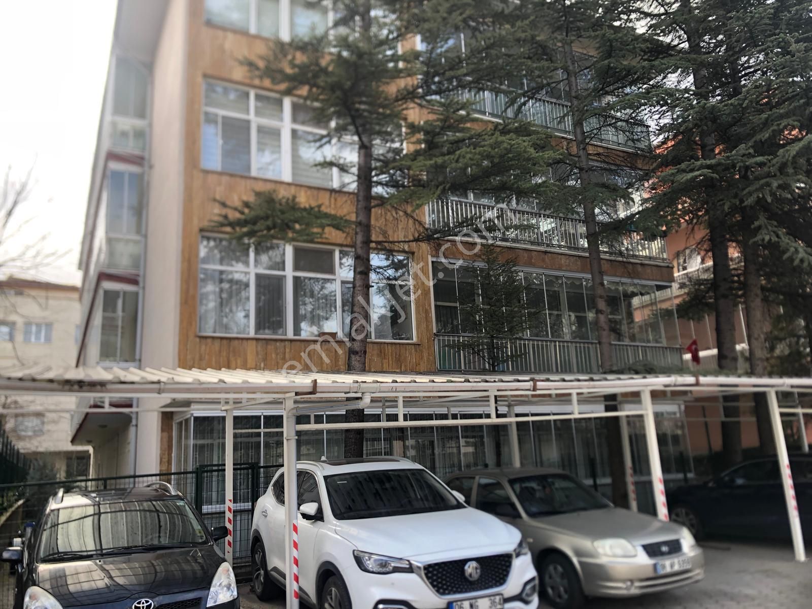 Bahçelievler'de 3+1 Ön Cephe Katta Prestijli Binada Daire - Görsel 3