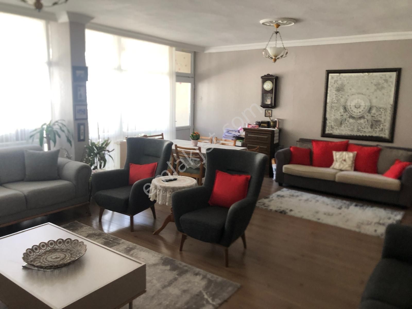 Bahçelievler'de 3+1 Ön Cephe Katta Prestijli Binada Daire - Görsel 8