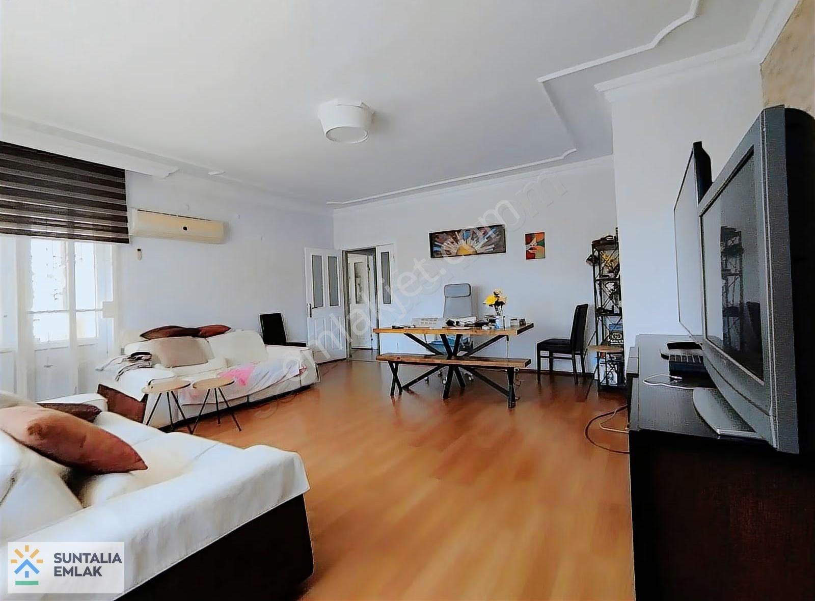 Havuzlu,site İçi, Ayrı Mutfak 2 Banyo, Büyük Salon 3+1 150 M2 - Görsel 24