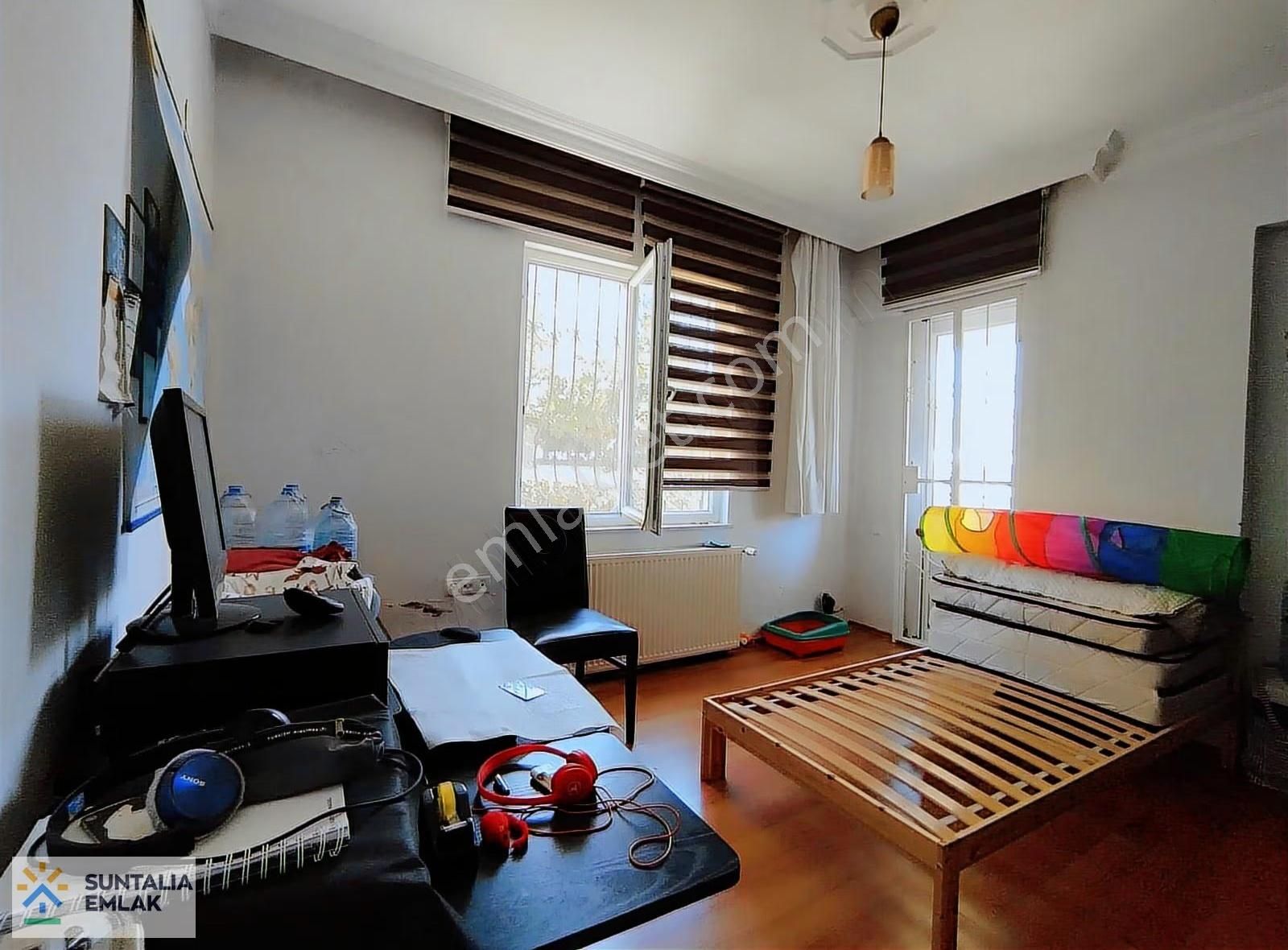 Havuzlu,site İçi, Ayrı Mutfak 2 Banyo, Büyük Salon 3+1 150 M2 - Görsel 18