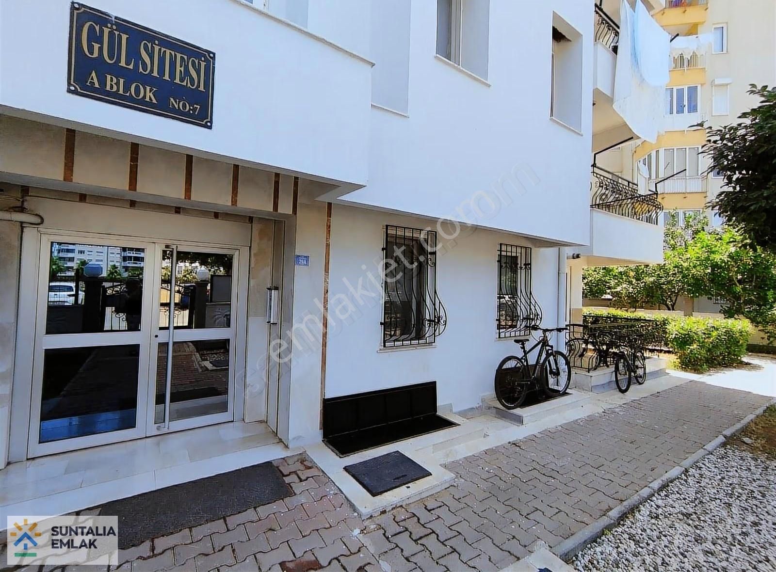 Havuzlu,site İçi, Ayrı Mutfak 2 Banyo, Büyük Salon 3+1 150 M2 - Görsel 16