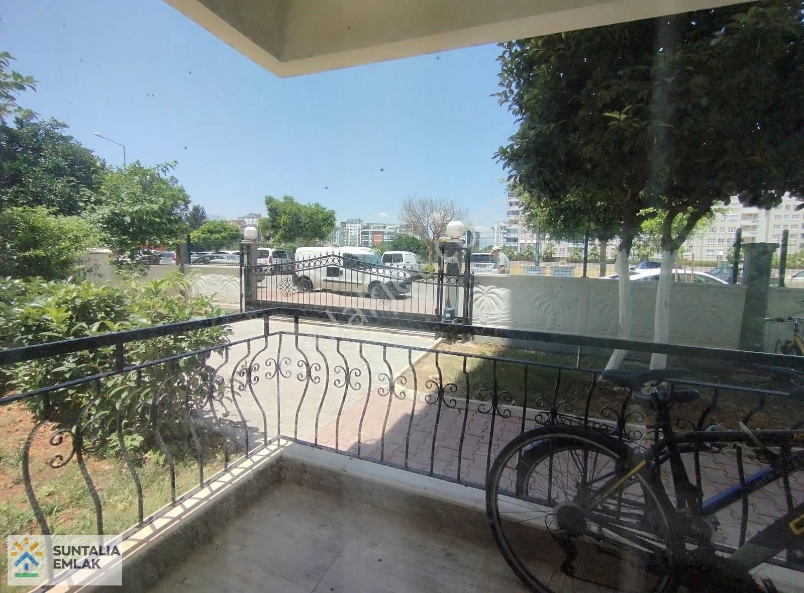 Havuzlu,site İçi, Ayrı Mutfak 2 Banyo, Büyük Salon 3+1 150 M2 - Görsel 25