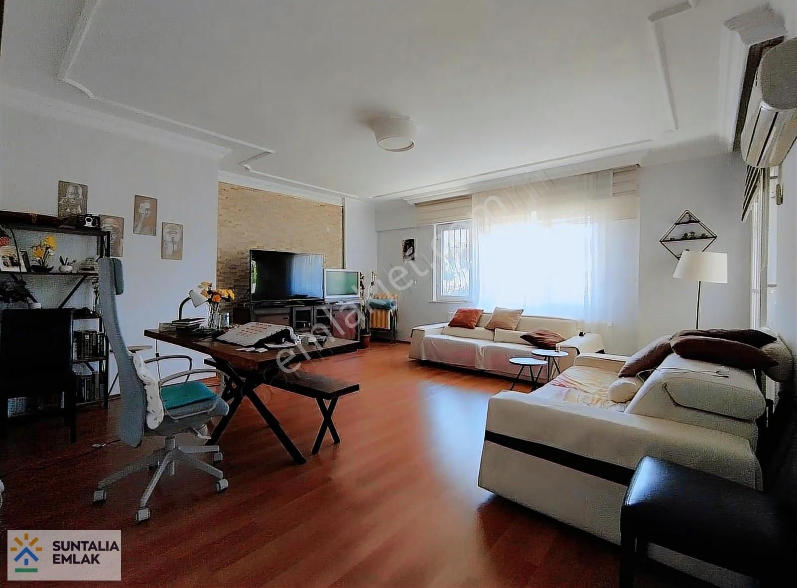 Havuzlu,site İçi, Ayrı Mutfak 2 Banyo, Büyük Salon 3+1 150 M2 - Görsel 3