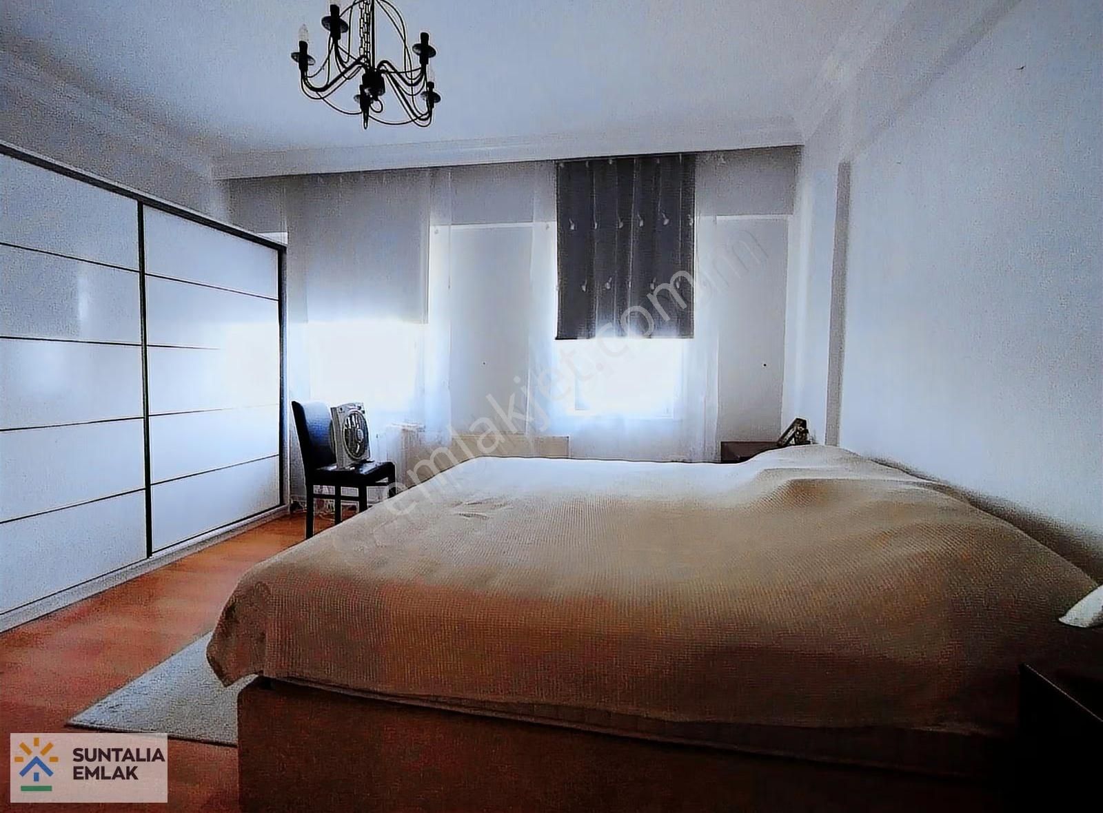 Havuzlu,site İçi, Ayrı Mutfak 2 Banyo, Büyük Salon 3+1 150 M2 - Görsel 14