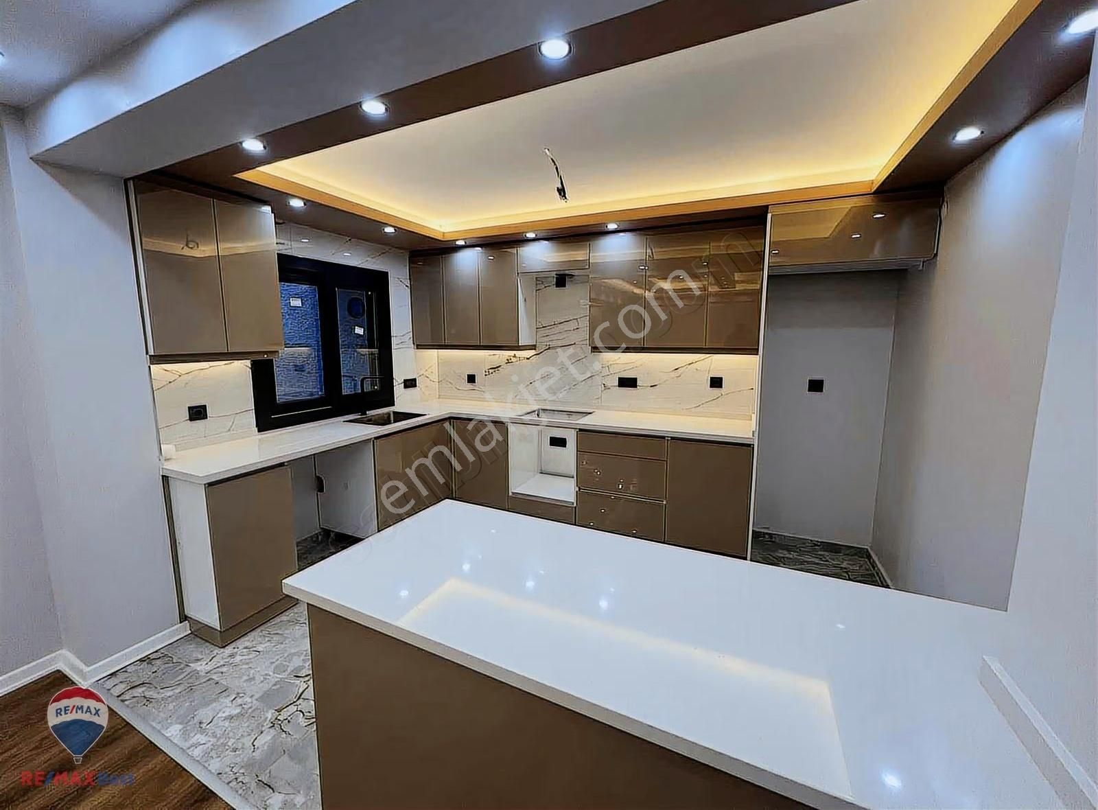30 Bornova Atatürk Mah. Satılık Triplex İkiz Villa - Görsel 3