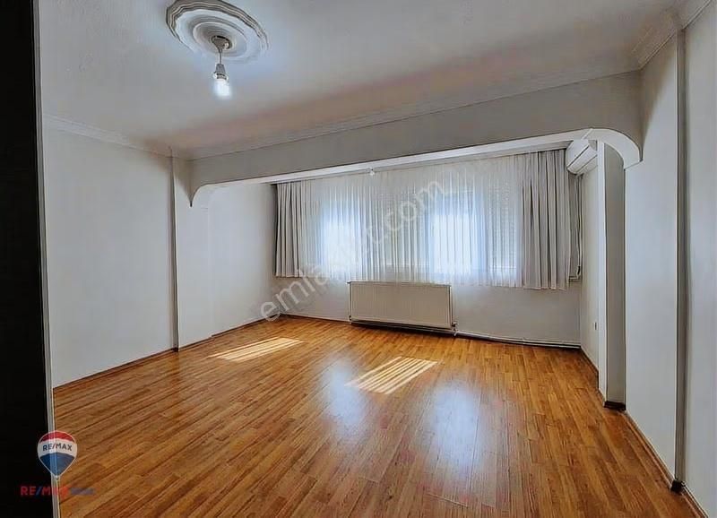 13 Bostanlı'da İzbana Yakın Geniş 3+1 Kiralık Daire - Görsel 20