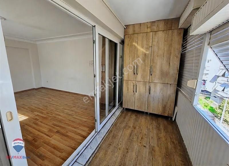 13 Bostanlı'da İzbana Yakın Geniş 3+1 Kiralık Daire - Görsel 21