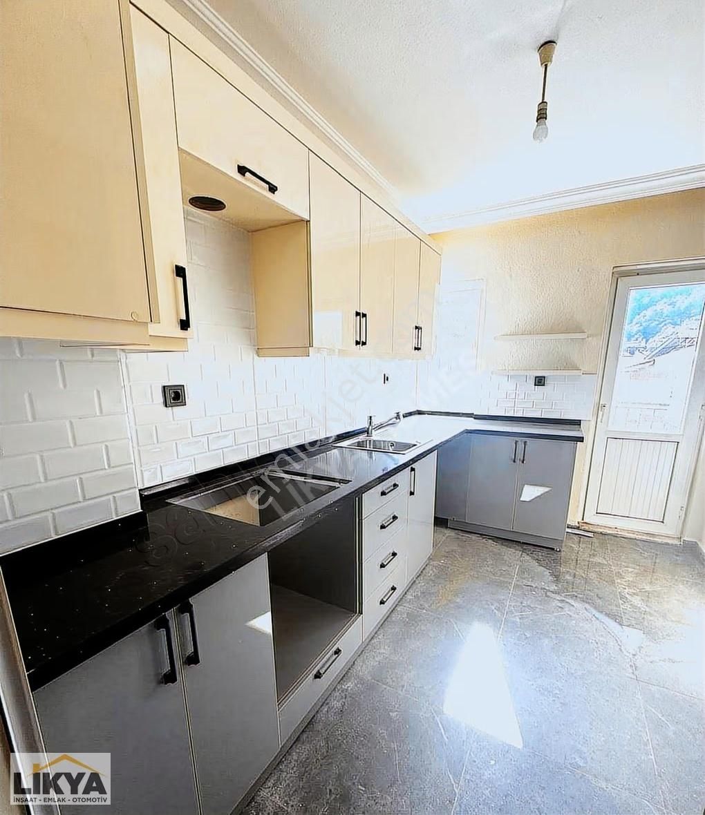 Taşyaka Mahallesi'nde 2+1 Deniz Manzaralı Daire - Görsel 2