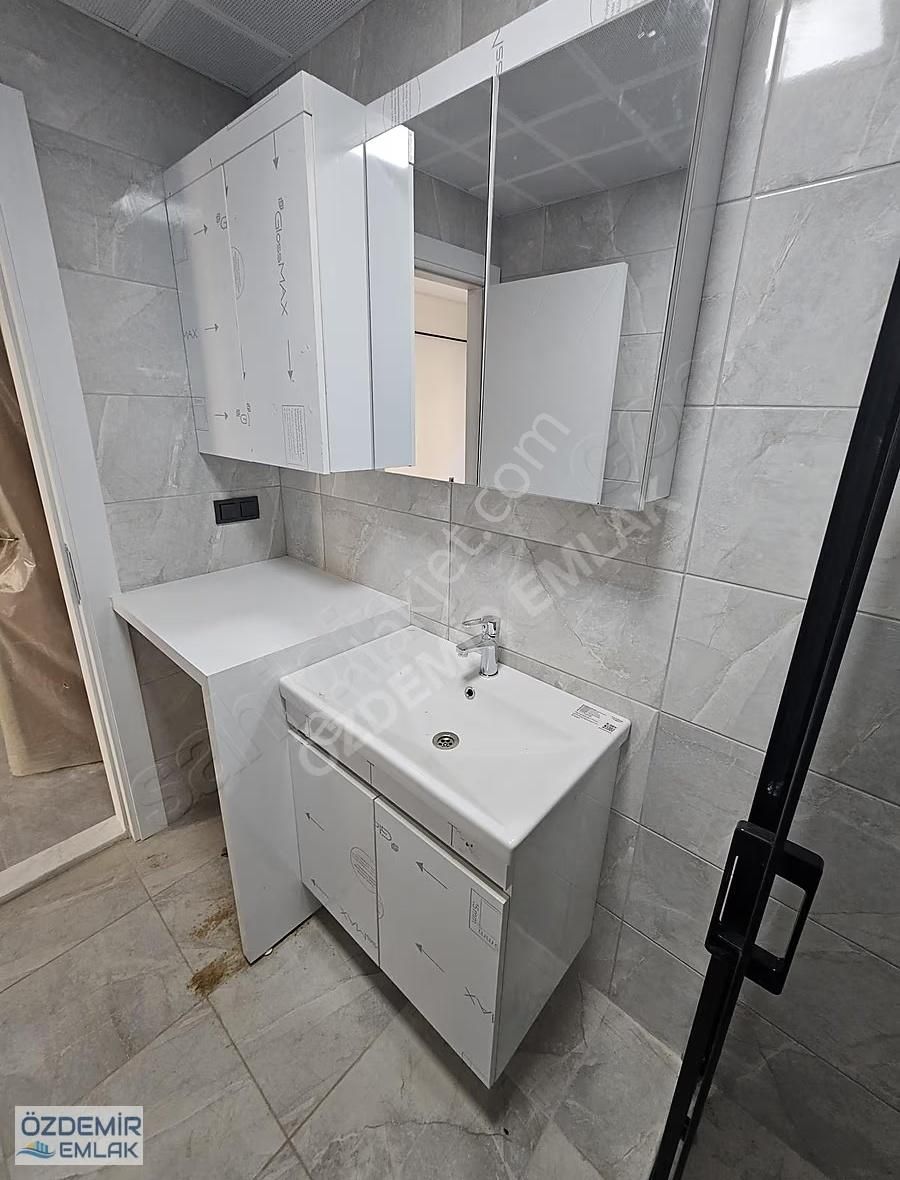 Özdemir Emlaktan Merkezde Ara Kat Yatırımlık Eksiksiz 1+1 Daire - Görsel 9