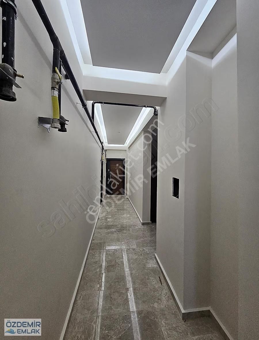Özdemir Emlaktan Merkezde Ara Kat Yatırımlık Eksiksiz 1+1 Daire - Görsel 34