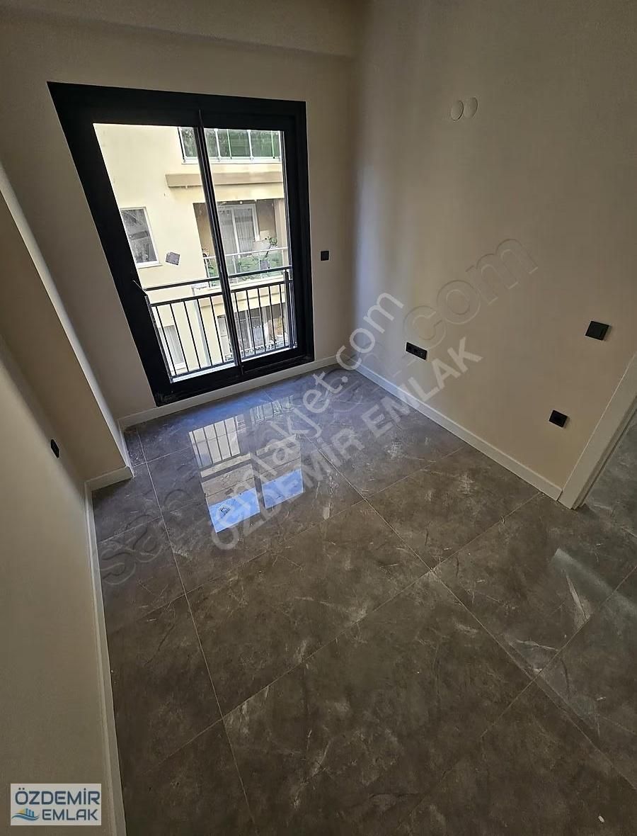 Özdemir Emlaktan Merkezde Ara Kat Yatırımlık Eksiksiz 1+1 Daire - Görsel 12
