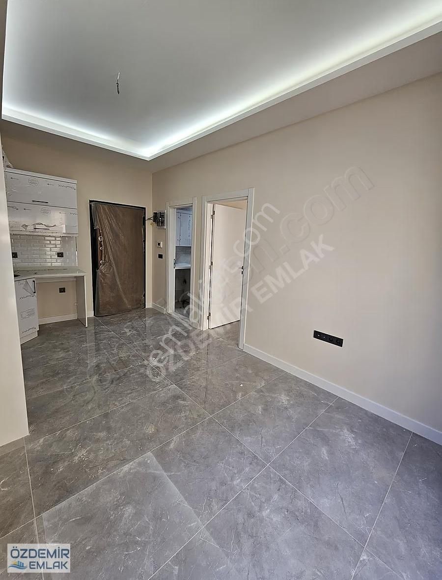 Özdemir Emlaktan Merkezde Ara Kat Yatırımlık Eksiksiz 1+1 Daire - Görsel 17