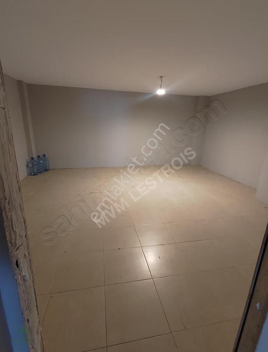 İstanbul Esenyurt'ta Kiralık Dükkan 120 M² - Görsel 2