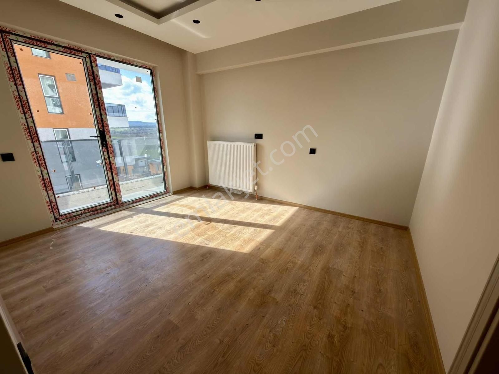 Site İçerisinde Kapalı Otoparklı Geniş E.v Banyolu Sıfır 2+1 - Görsel 10