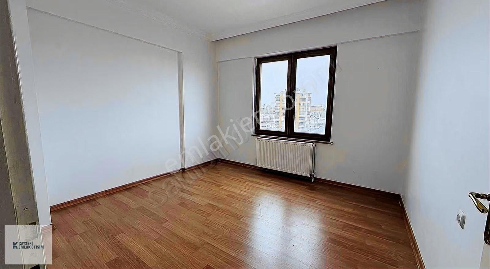 Mithatpaşa Mah.3+1 Hobi Bahçeli Kiralık Geniş Ferah Daire - Görsel 8