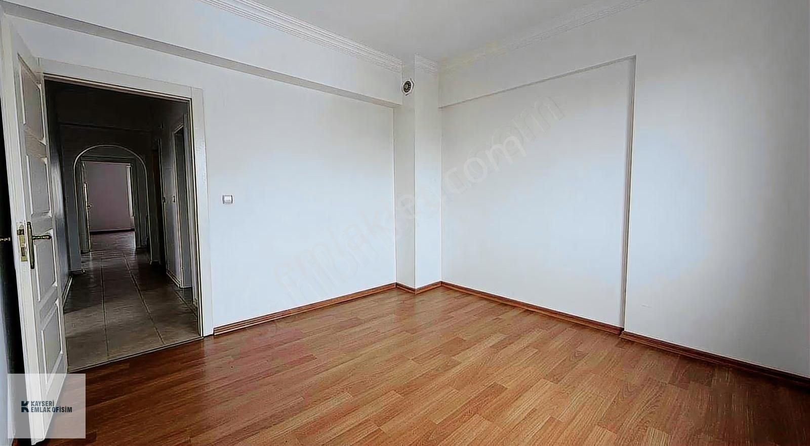 Mithatpaşa Mah.3+1 Hobi Bahçeli Kiralık Geniş Ferah Daire - Görsel 21