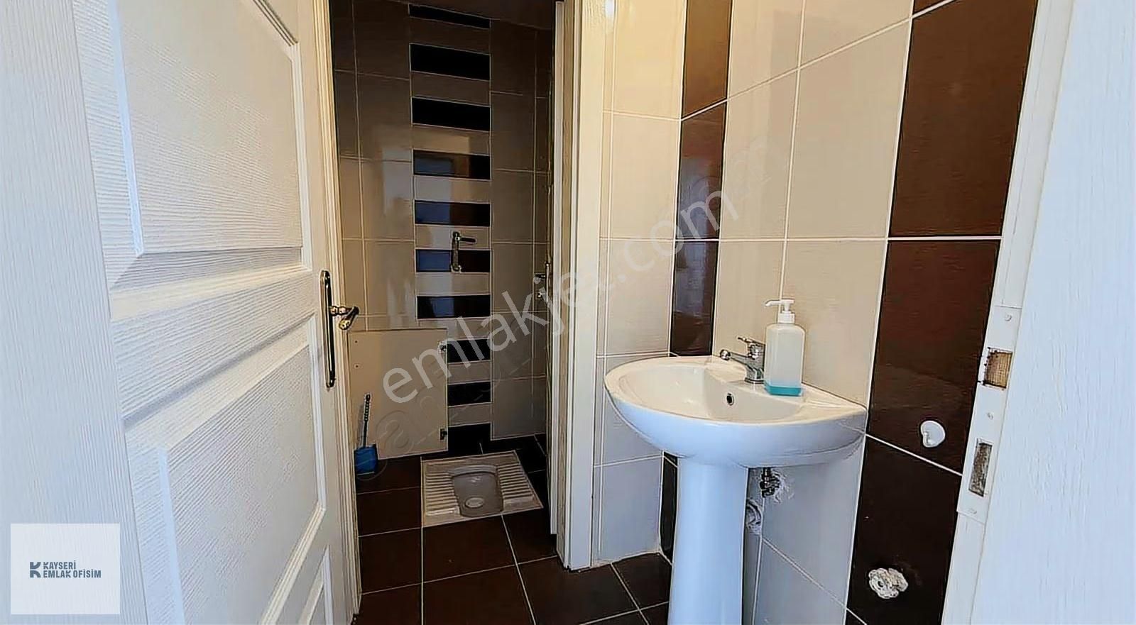 Mithatpaşa Mah.3+1 Hobi Bahçeli Kiralık Geniş Ferah Daire - Görsel 10