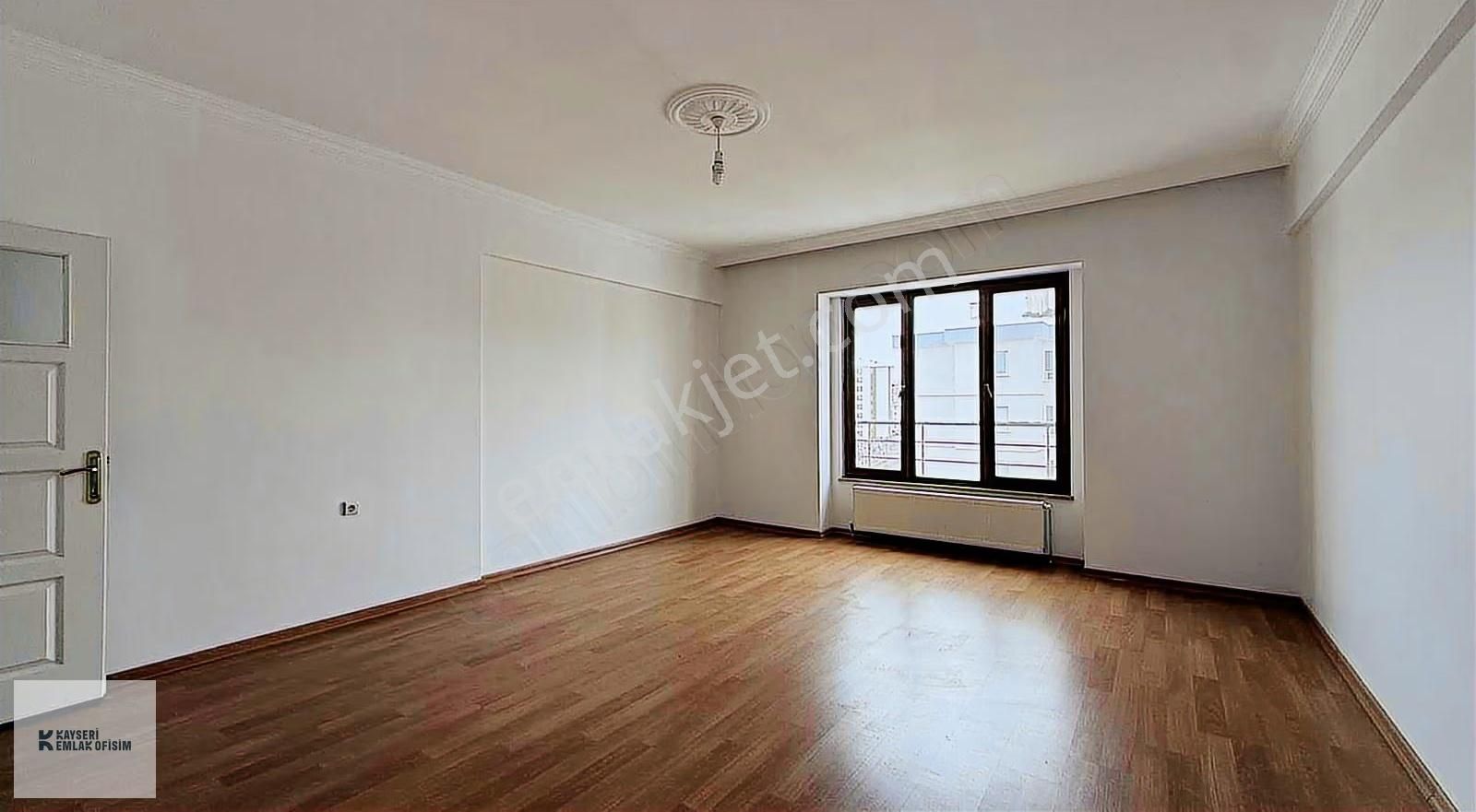 Mithatpaşa Mah.3+1 Hobi Bahçeli Kiralık Geniş Ferah Daire - Görsel 13