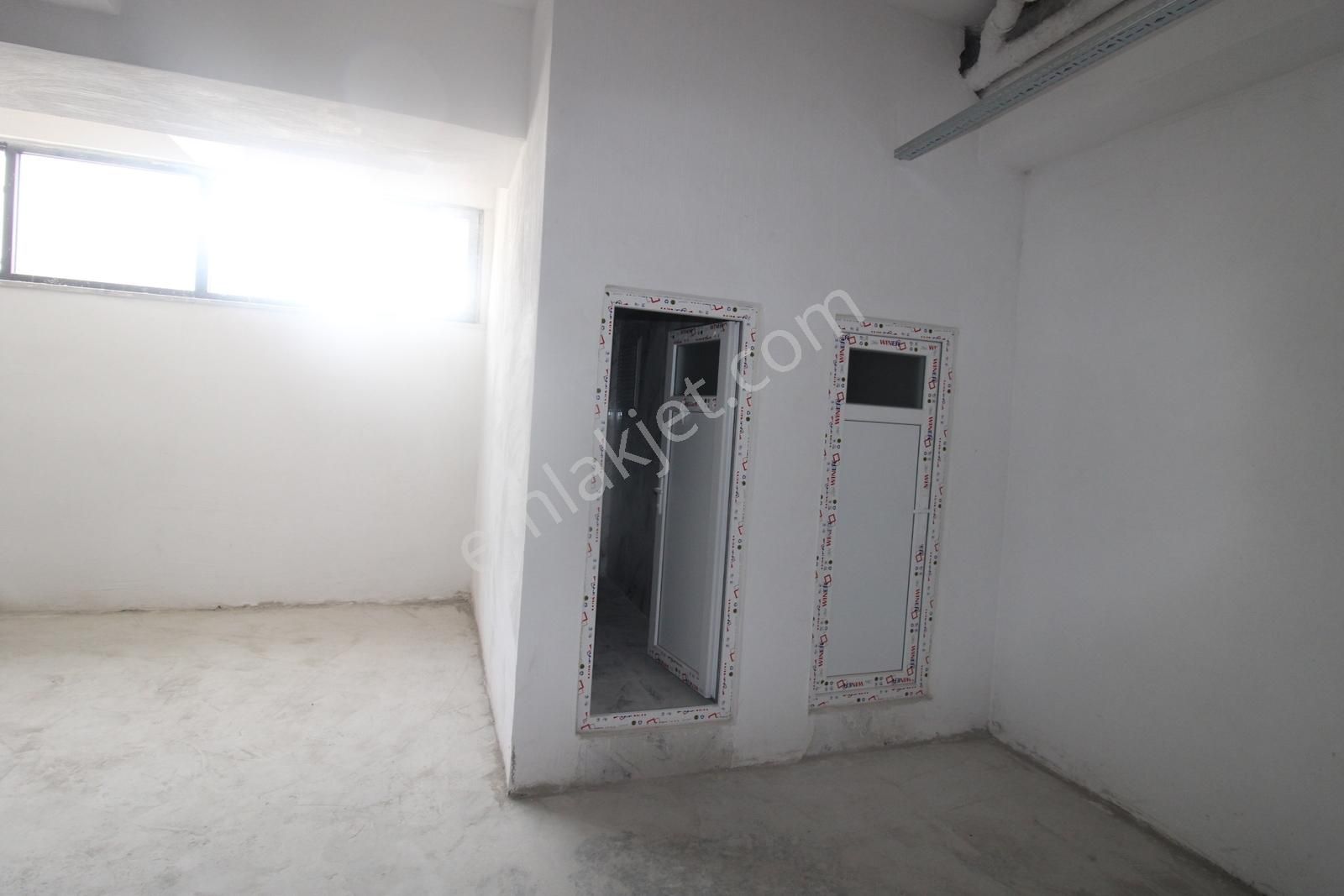 İnegölün En Prestijli Noktasında Weltyapı Plazada Cadde Mağaza - Görsel 3