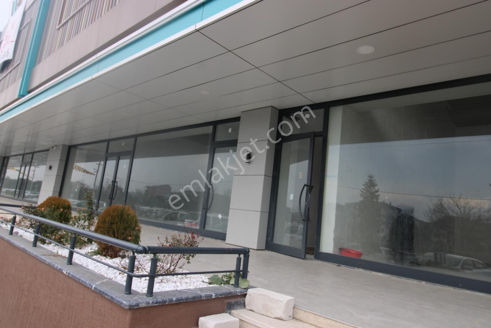 İnegölün En Prestijli Noktasında Weltyapı Plazada Cadde Mağaza - Görsel 13