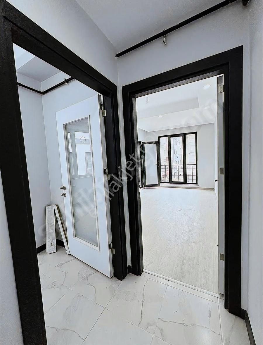 Avcılar Üniversite Mah Acil Satlık 2+1 Daire Yürüyüş Yolu Yanı - Görsel 11