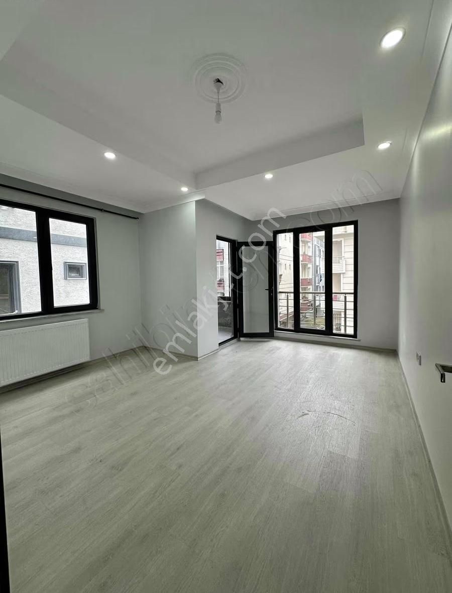 Avcılar Üniversite Mah Acil Satlık 2+1 Daire Yürüyüş Yolu Yanı - Görsel 3