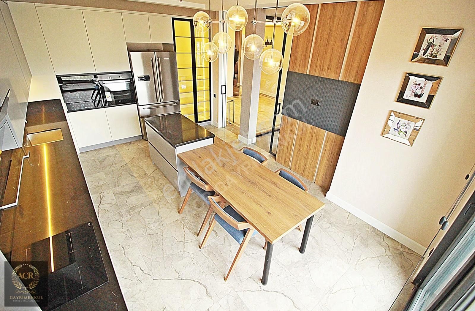Lüks Detaylarla Donatılmış Site İçerisinde 4.5+1 220 M2 Daire - Görsel 2