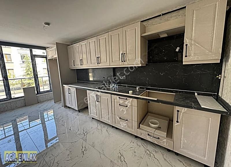 Acil Emlaktan Hastane Yakını Katta Sıfır Kiralık Daire - Görsel 10