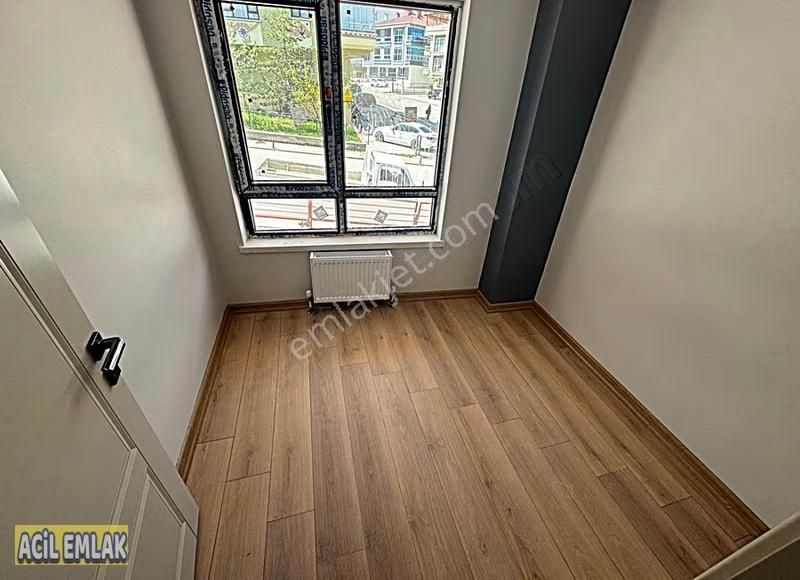 Acil Emlaktan Hastane Yakını Katta Sıfır Kiralık Daire - Görsel 2