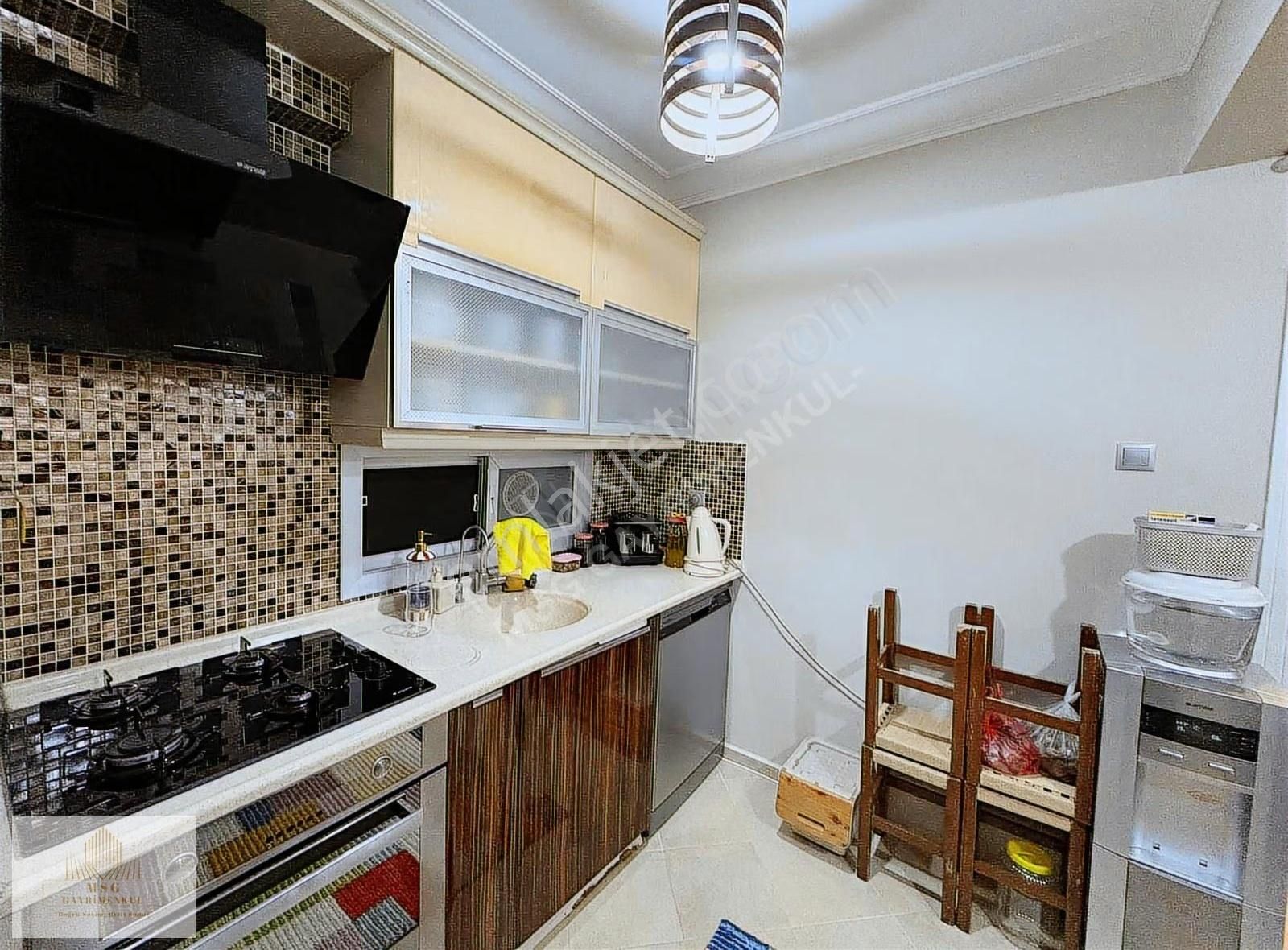 -msg'den Bahçelievlerde Ara Kat, Bakımlı 3+1 - 115 M2 Daire- - Görsel 44